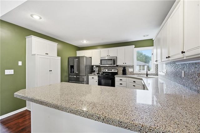 1309 NE Chowning Drive, Kansas City, MO 64155