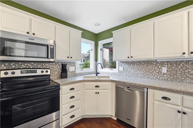 1309 NE Chowning Drive, Kansas City, MO 64155