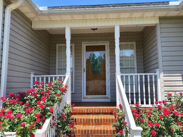 124 Brooke Lee Circle, Taylors, SC 29687