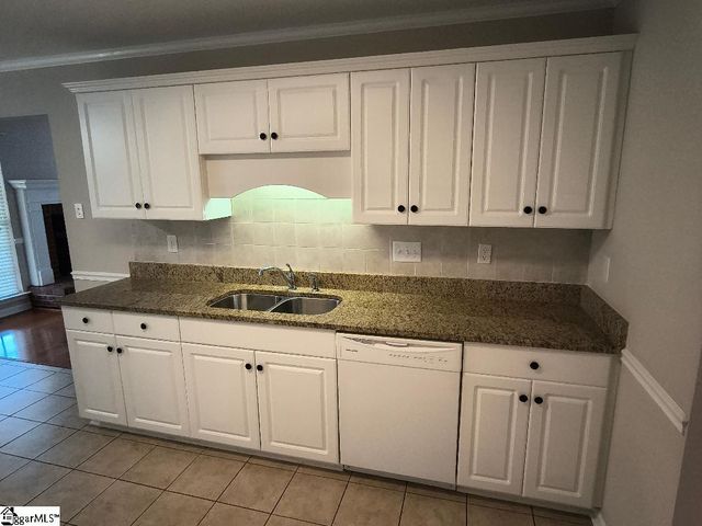 124 Brooke Lee Circle, Taylors, SC 29687