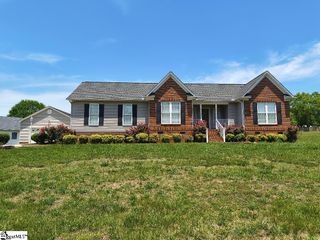 124 Brooke Lee Circle, Taylors, SC 29687