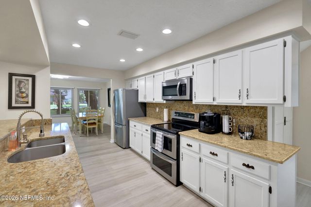 5362 OAK BAY Drive N, Jacksonville, FL 32277