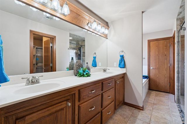 2120 HACKBERRY CREEK Avenue, Yukon, OK 73099