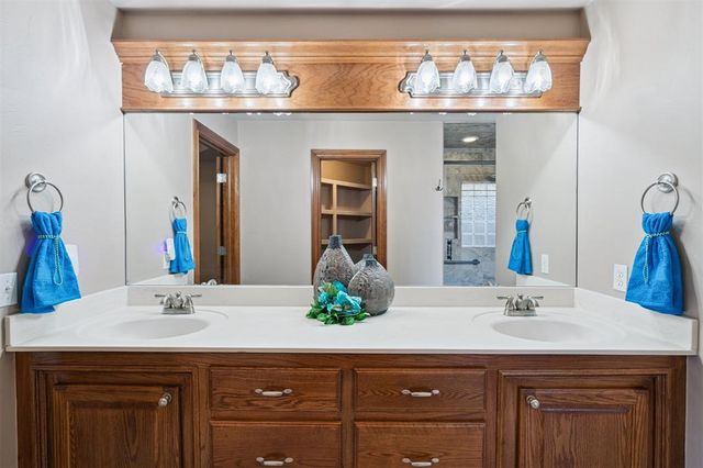 2120 HACKBERRY CREEK Avenue, Yukon, OK 73099