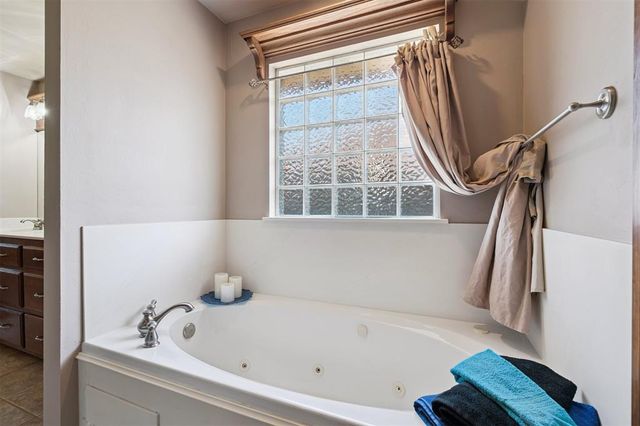 2120 HACKBERRY CREEK Avenue, Yukon, OK 73099