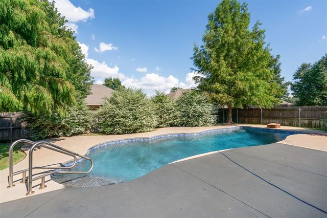 2120 HACKBERRY CREEK Avenue, Yukon, OK 73099