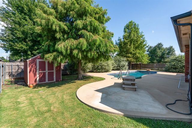 2120 HACKBERRY CREEK Avenue, Yukon, OK 73099