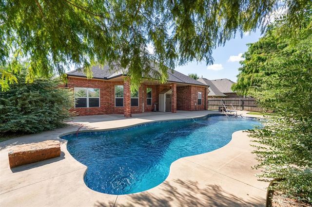 2120 HACKBERRY CREEK Avenue, Yukon, OK 73099