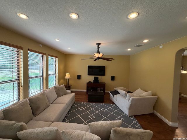 1303 Osnats, San Antonio, TX 78258