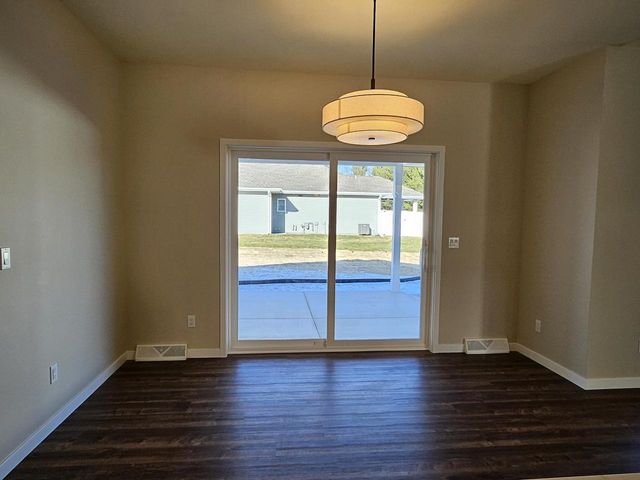 4401 Scottys Drive, Janesville, WI 53546