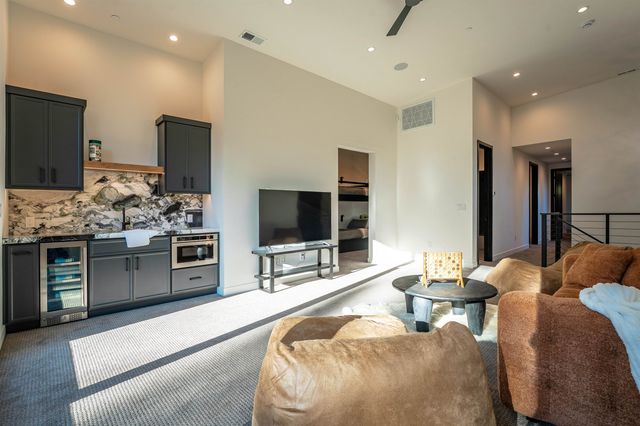 9090 Horned Lark Court, Truckee, CA 96161