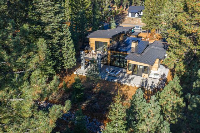 9090 Horned Lark Court, Truckee, CA 96161