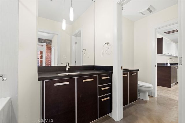 139 S Los Robles 104, Pasadena, CA 91101