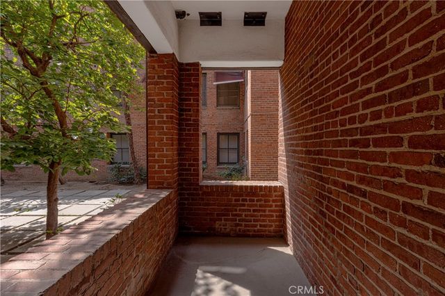139 S Los Robles 104, Pasadena, CA 91101