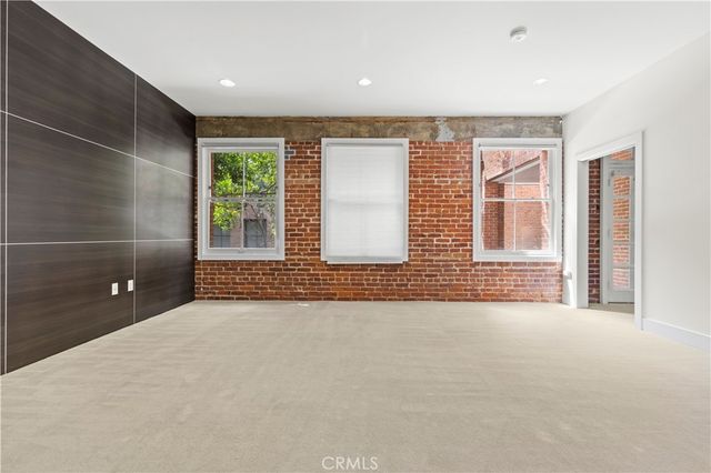 139 S Los Robles 104, Pasadena, CA 91101