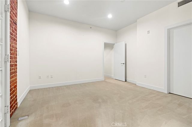 139 S Los Robles 104, Pasadena, CA 91101