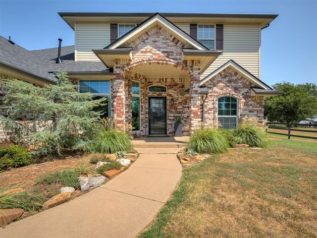 5901 E McMillin Drive, Tuttle, OK 73089