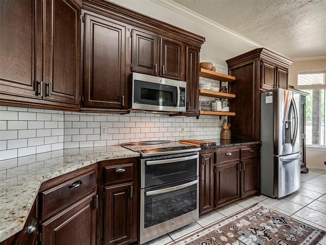 5901 E McMillin Drive, Tuttle, OK 73089