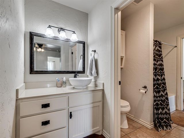 5901 E McMillin Drive, Tuttle, OK 73089