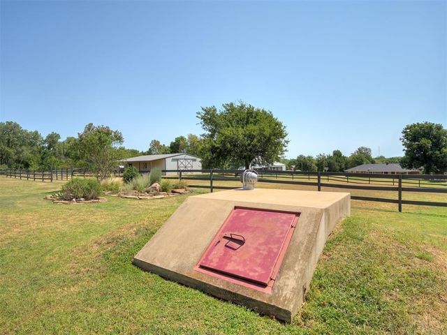 5901 E McMillin Drive, Tuttle, OK 73089