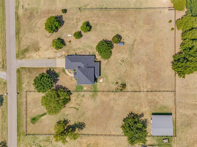5901 E McMillin Drive, Tuttle, OK 73089