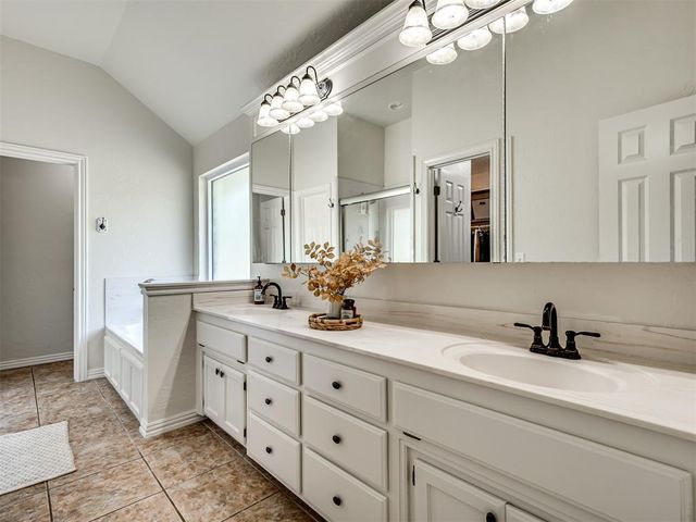 5901 E McMillin Drive, Tuttle, OK 73089