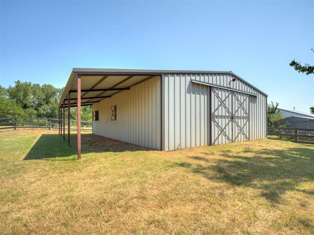 5901 E McMillin Drive, Tuttle, OK 73089