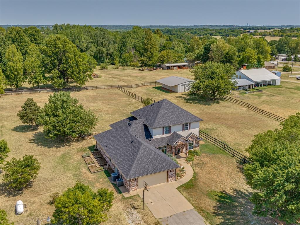 5901 E McMillin Drive, Tuttle, OK 73089