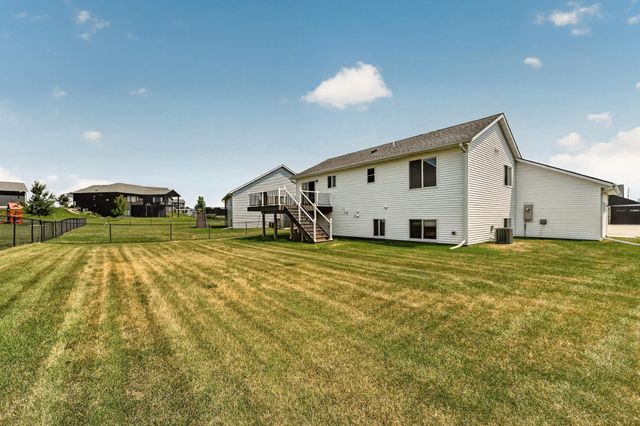 1768 Brandt Drive NE, Byron, MN 55920