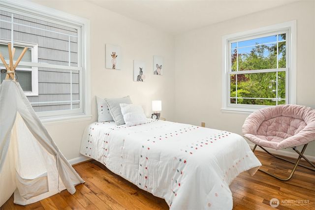 8816 16th Avenue SW, Seattle, WA 98106