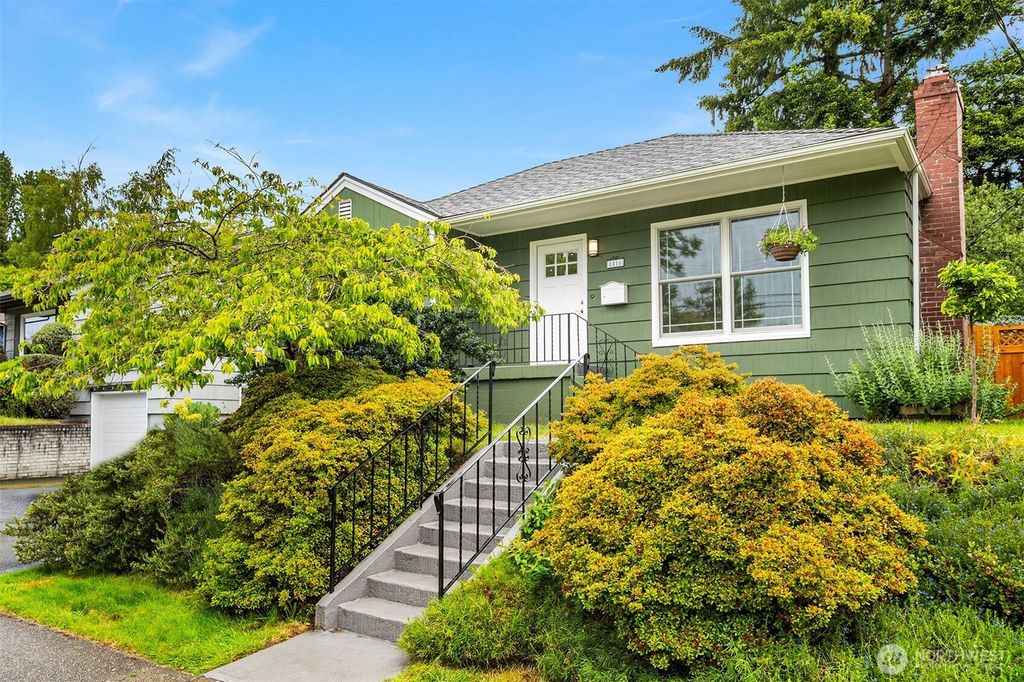 8816 16th Avenue SW, Seattle, WA 98106