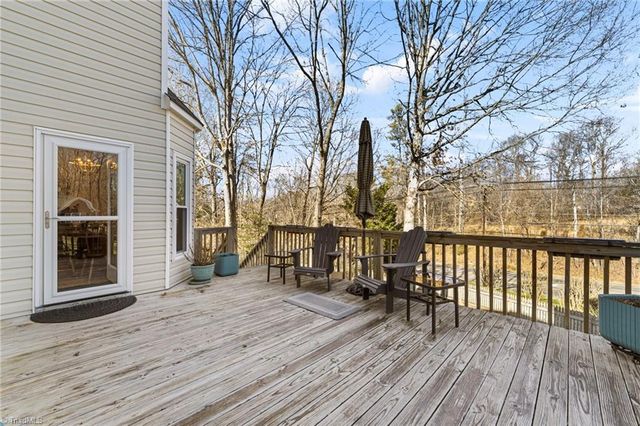 100 Mcknights Trace, Clemmons, NC 27012