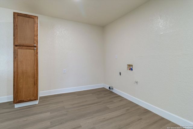 130 E SOUTHCROSS BLVD, San Antonio, TX 78214