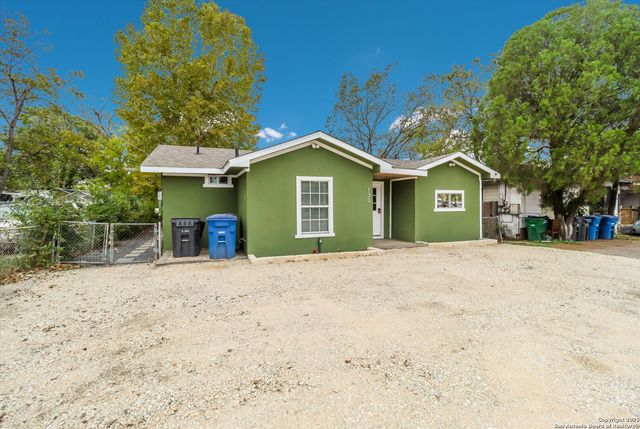 130 E SOUTHCROSS BLVD, San Antonio, TX 78214