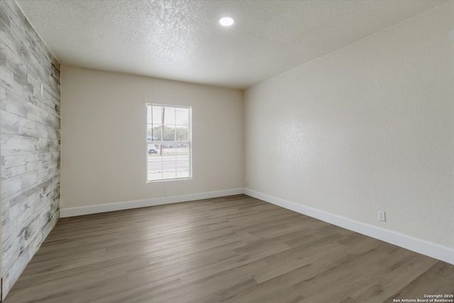 130 E SOUTHCROSS BLVD, San Antonio, TX 78214