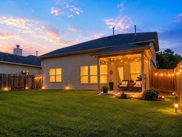 12555 Canyon Falls Boulevard, Willis, TX 77318