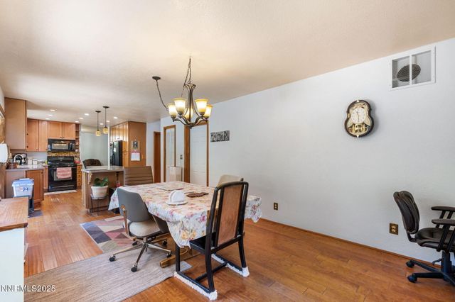 21615 Dortort Drive, Reno, NV 89521