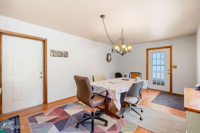 21615 Dortort Drive, Reno, NV 89521