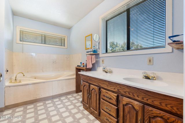 21615 Dortort Drive, Reno, NV 89521