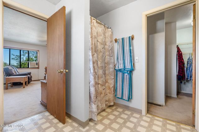 21615 Dortort Drive, Reno, NV 89521