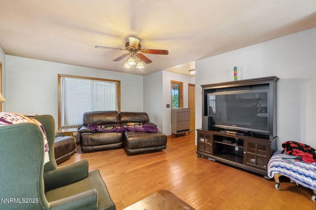 21615 Dortort Drive, Reno, NV 89521