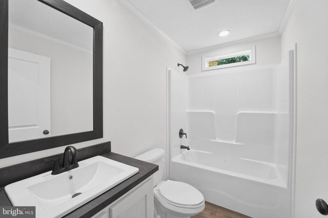 28 4TH AVE, Carneys Point, NJ 08069