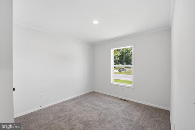 28 4TH AVE, Carneys Point, NJ 08069