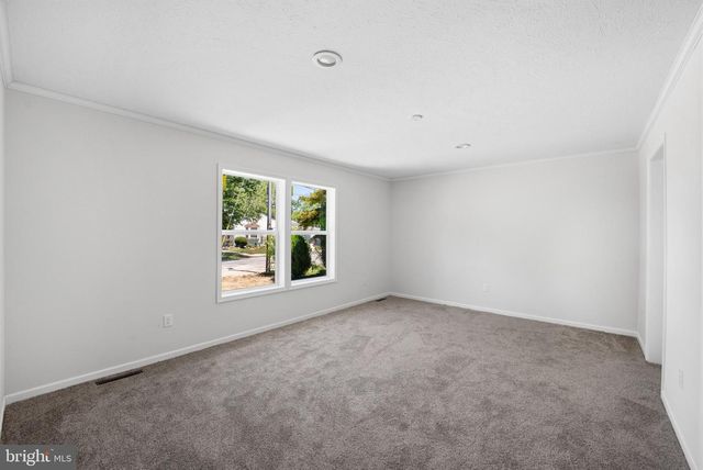 28 4TH AVE, Carneys Point, NJ 08069
