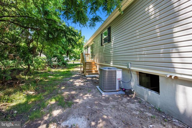 28 4TH AVE, Carneys Point, NJ 08069