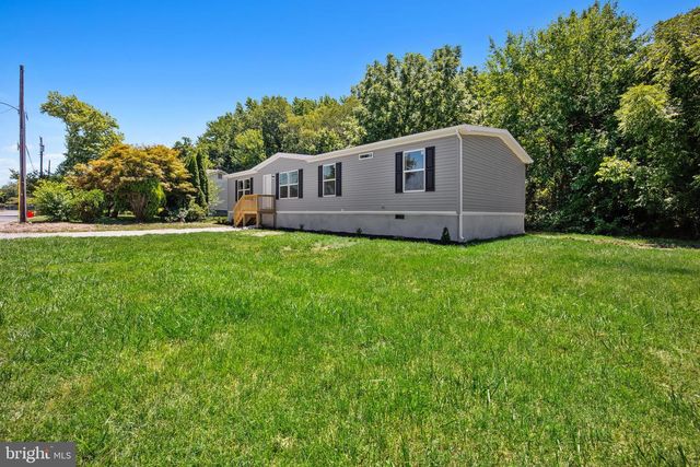 28 4TH AVE, Carneys Point, NJ 08069