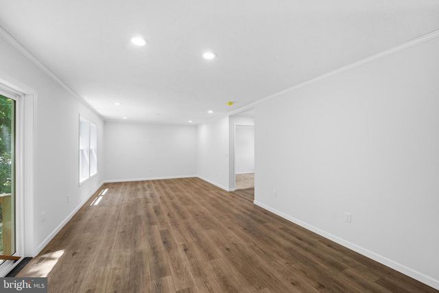 28 4TH AVE, Carneys Point, NJ 08069