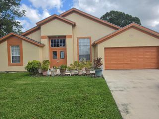 100 KINGS Way, Royal Palm Beach, FL 33411