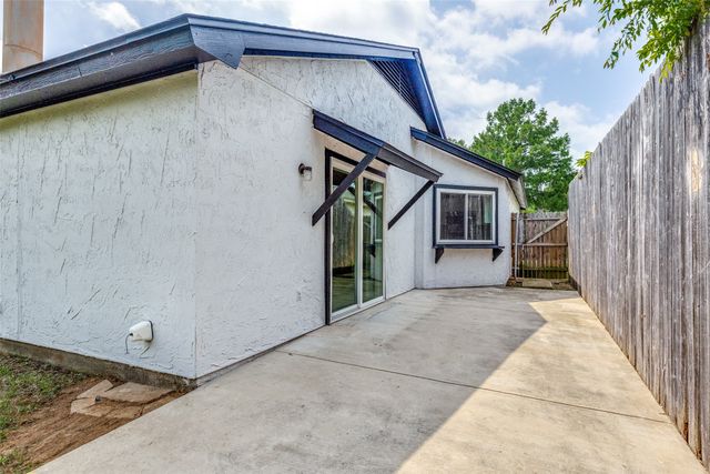 1505 Gentle Wind Drive, Arlington, TX 76018