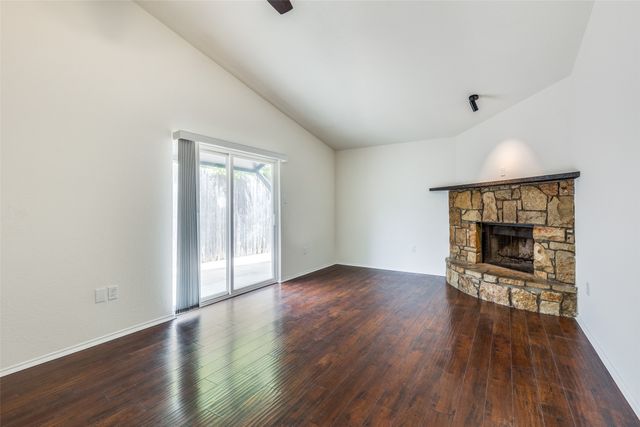 1505 Gentle Wind Drive, Arlington, TX 76018
